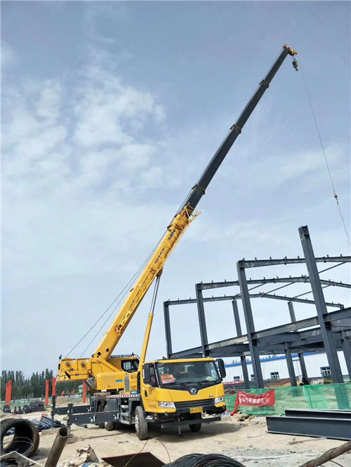 涧西区超高层建筑钢结构吊装案例